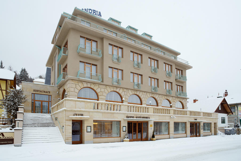 Alexandria Spa & Wellness Hotel Luhačovice エクステリア 写真