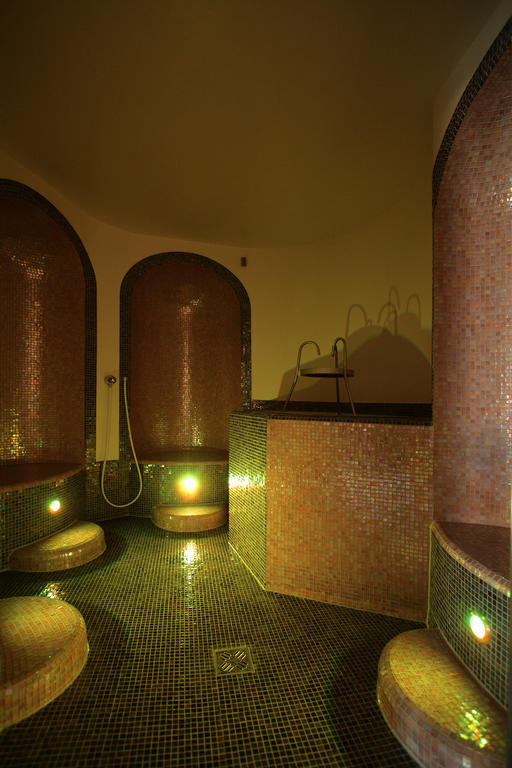 Alexandria Spa & Wellness Hotel Luhačovice エクステリア 写真