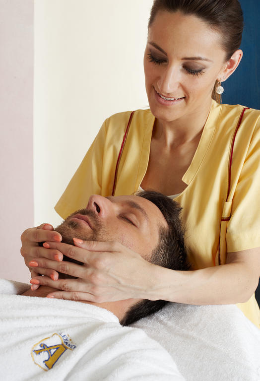 Alexandria Spa & Wellness Hotel Luhačovice エクステリア 写真